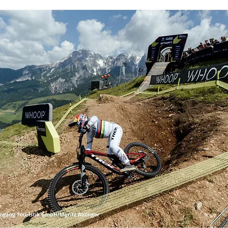 Clc Alpine Centre Hotel