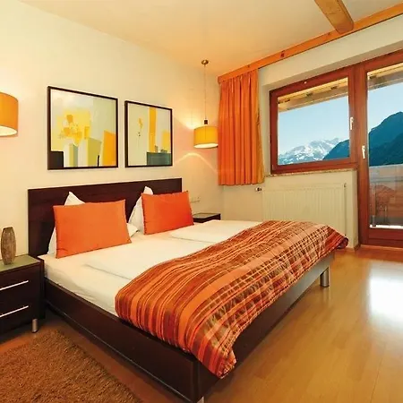 Clc Alpine Centre فندق