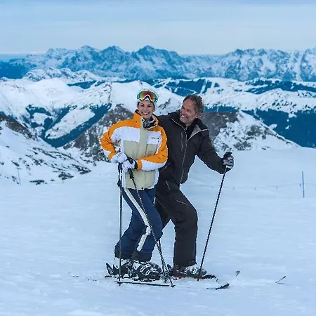 Hotel Clc Alpine Centre 4*